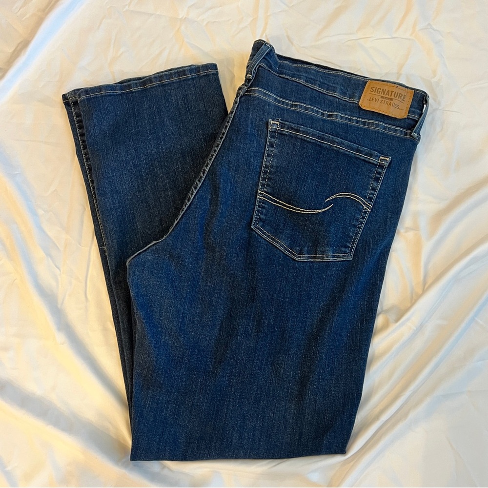 NEW Levi Strauss Signature Classic Blue Denim totally shaping straight* - Picture 4 of 6